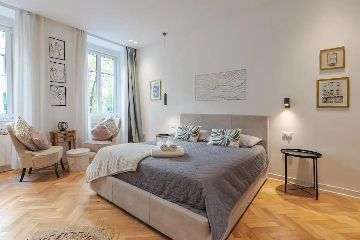 Suite Manama Villeurbanne 0*,  France