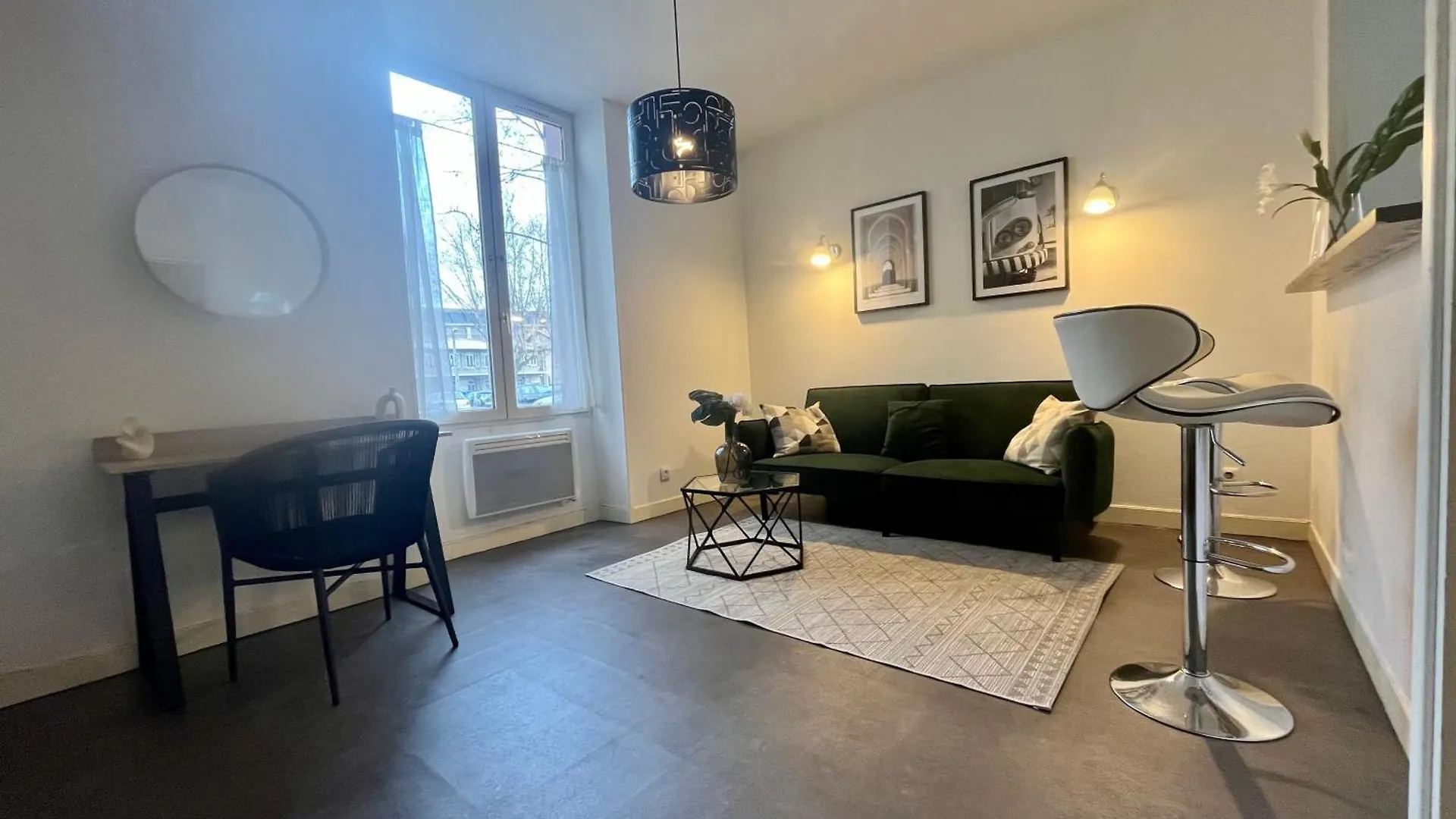 Suite Manama Villeurbanne 0*,