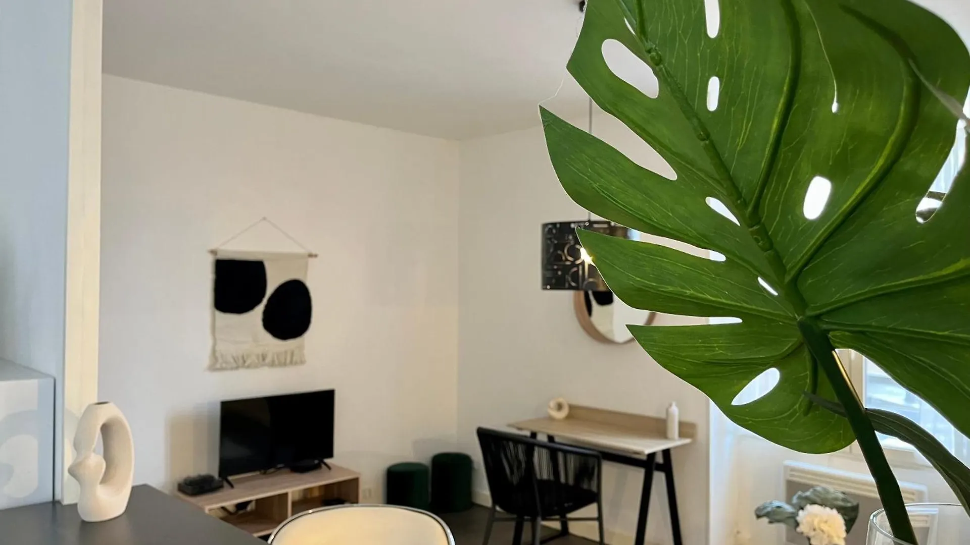 Suite Manama Villeurbanne Apartment
